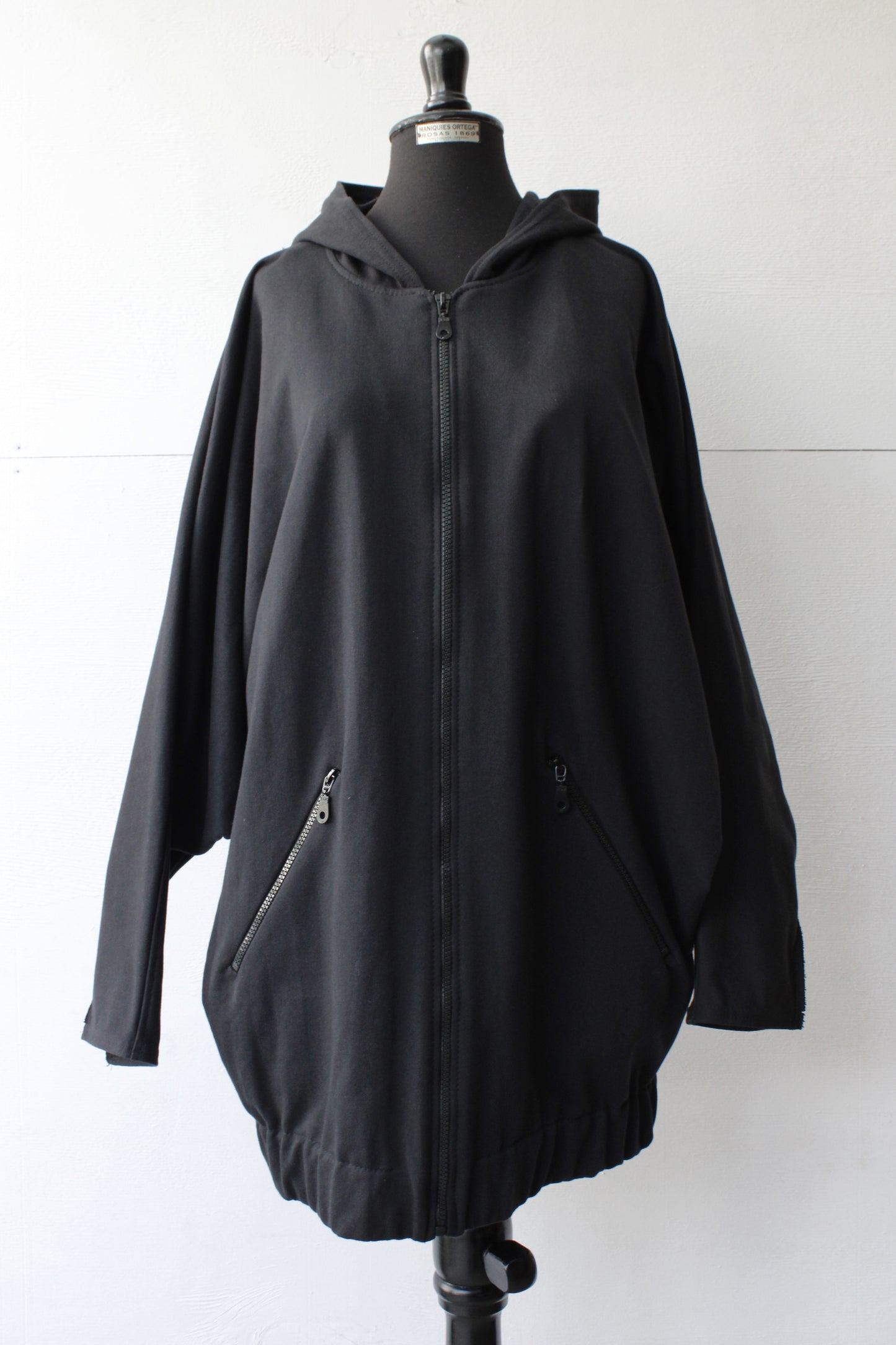 VESTIDO/HOODIE "BATSLEEVE"